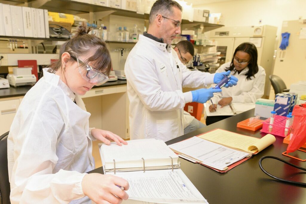 Есть одно слово, которое было чрезмерно увеличено в научных статьях по одной причине: они нравится ChatGPT