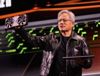 Если вы спешите улучшить свой компьютер, у генерального директора NVIDIA плохие новости: не спешите