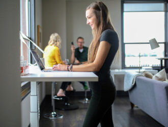 Тысячи руководителей признают, что ИИ по-прежнему ничего не меняет. Парадокс производительности 80-х годов с новой силой всплывает на поверхность