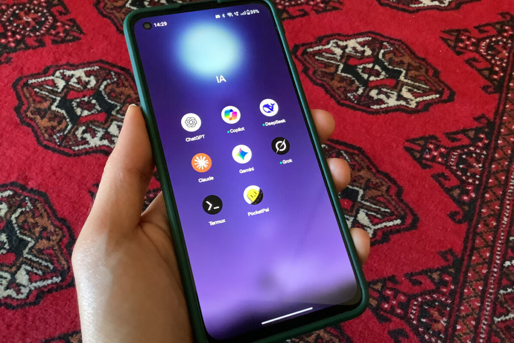 Как запустить ИИ на смартфоне без интернета: офлайн-модели и их возможности