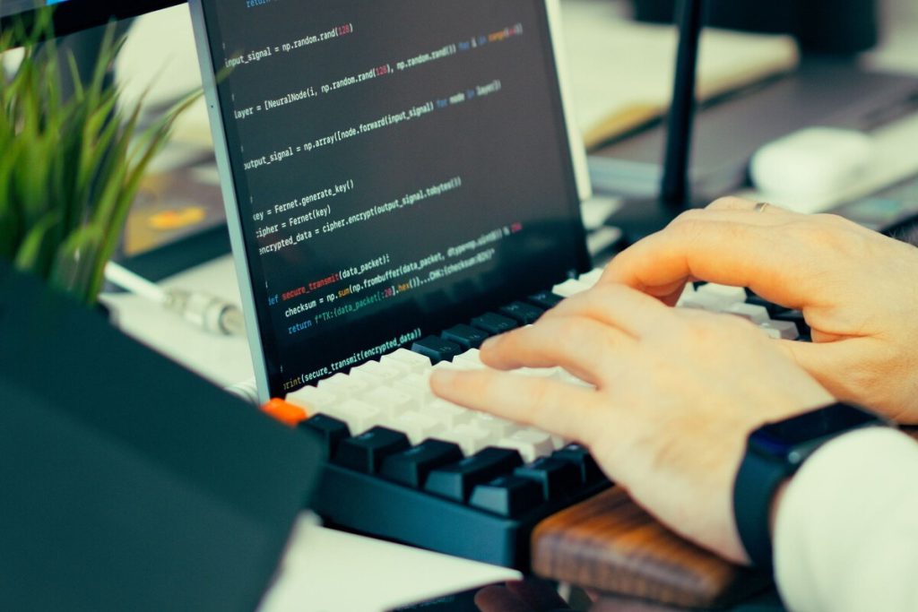 ИИ-агенты учатся улучшать собственное программное обеспечение, предсказывая ошибки до их появления